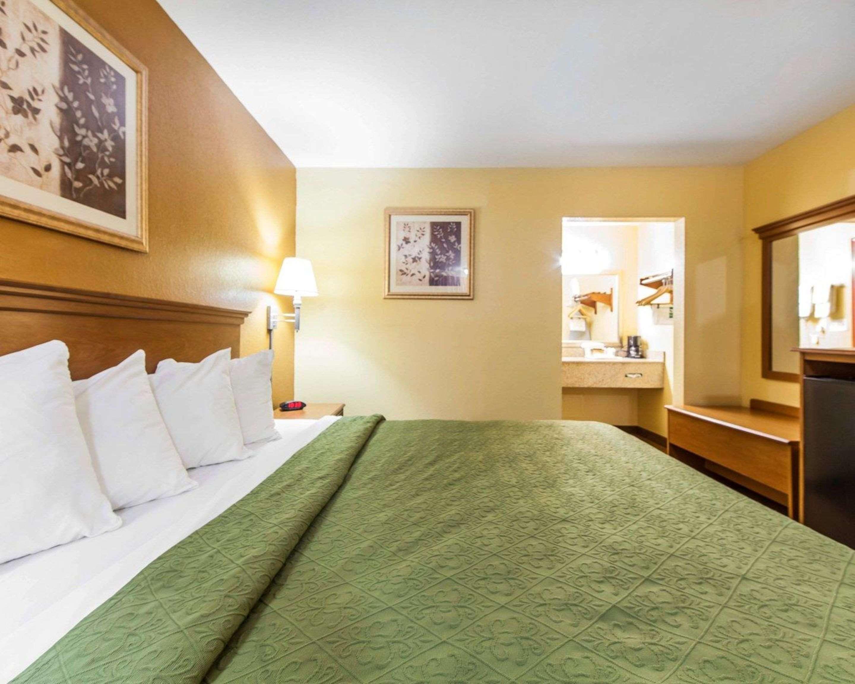 קרטרסוויל Quality Inn & Suites מראה חיצוני תמונה
