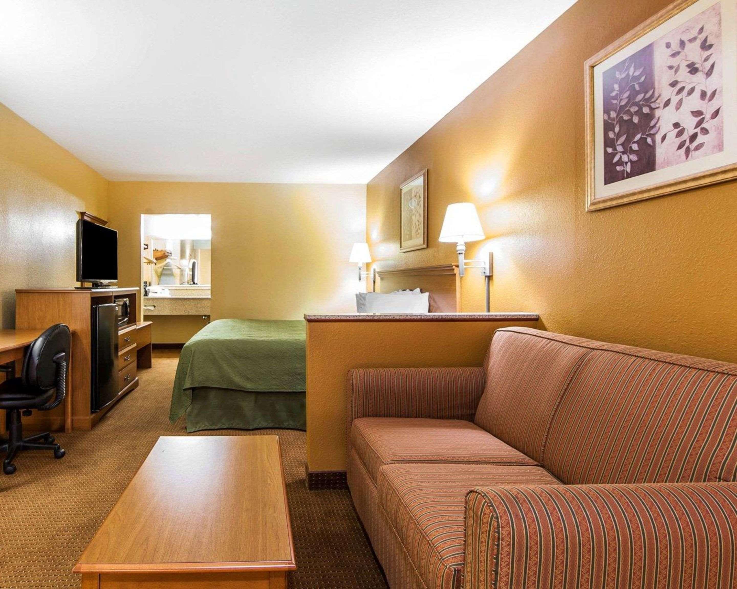 קרטרסוויל Quality Inn & Suites מראה חיצוני תמונה