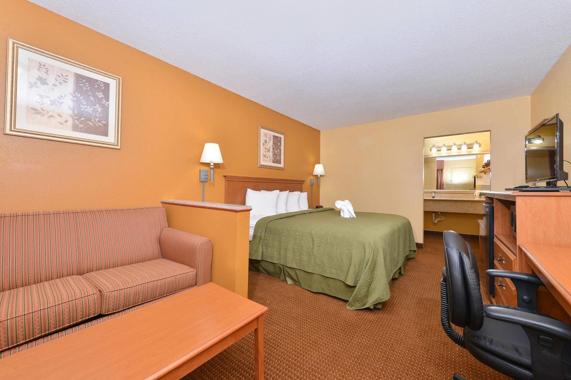 קרטרסוויל Quality Inn & Suites מראה חיצוני תמונה