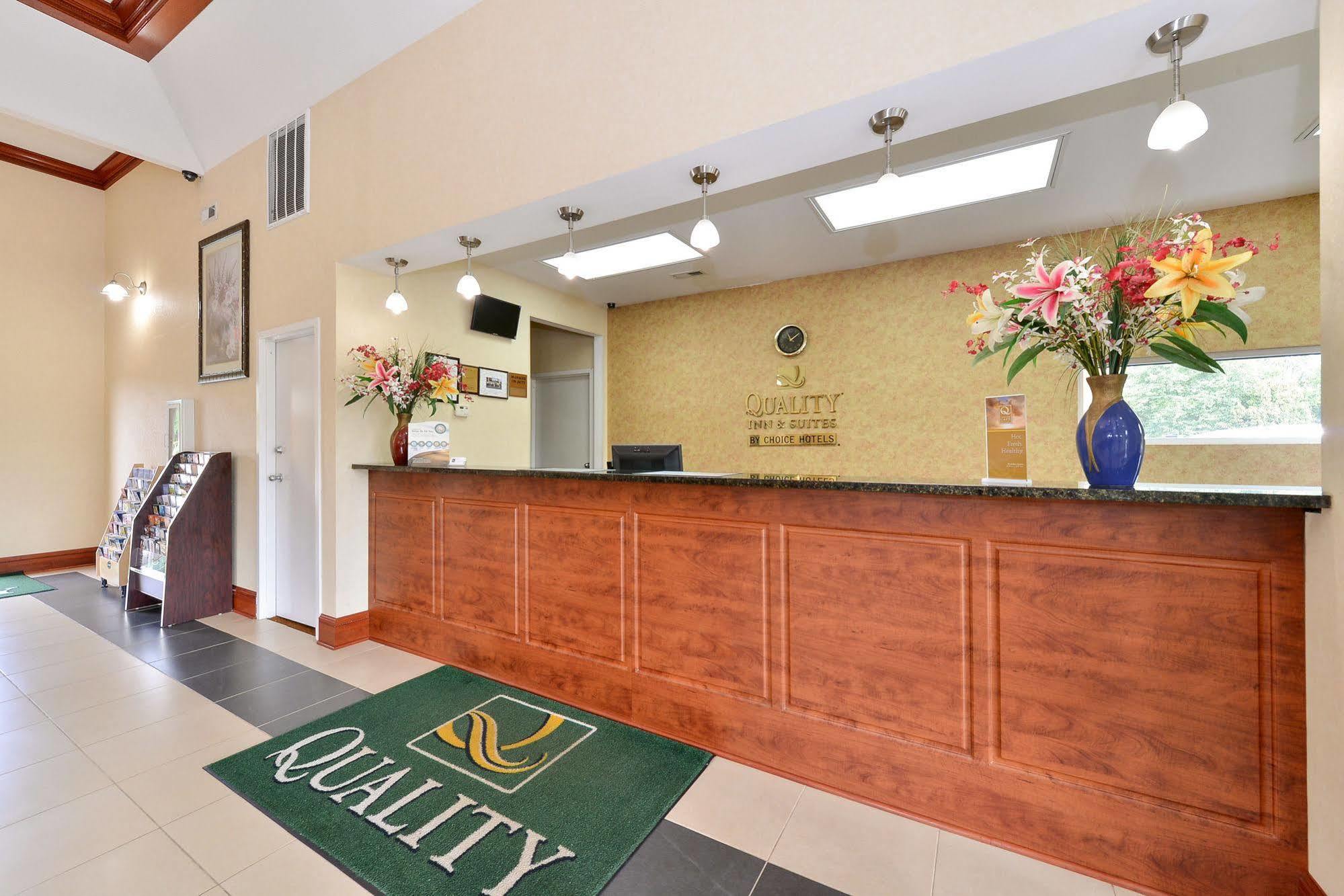 קרטרסוויל Quality Inn & Suites מראה חיצוני תמונה