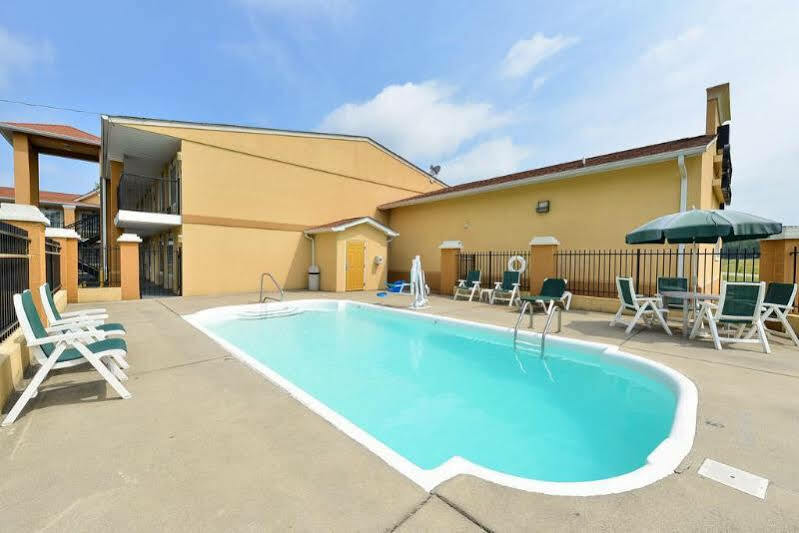 קרטרסוויל Quality Inn & Suites מראה חיצוני תמונה